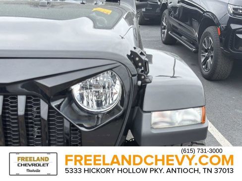 Used 2020 Jeep Wrangler Unlimited Sahara image 7