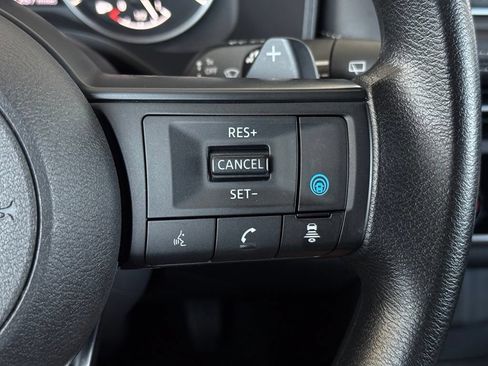 Used 2024 Nissan Rogue SV FWD image 29