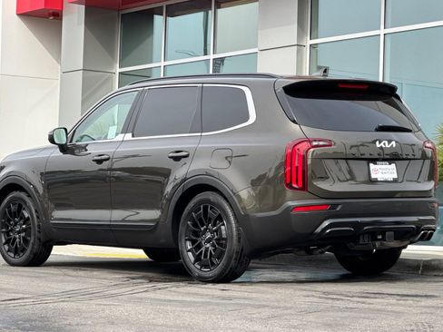 Used 2022 Kia Telluride EX w/ EX Premium Package image 6