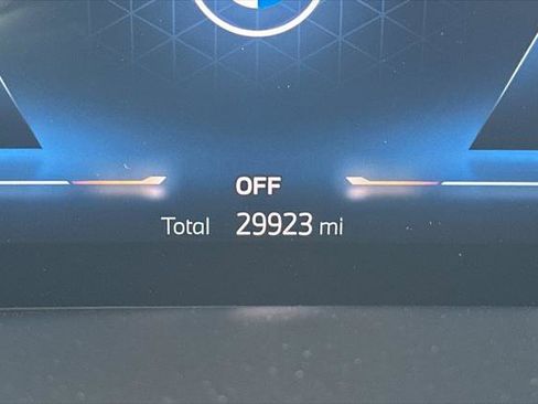 Used 2024 BMW X7 xDrive40i w/ M Sport Package image 26