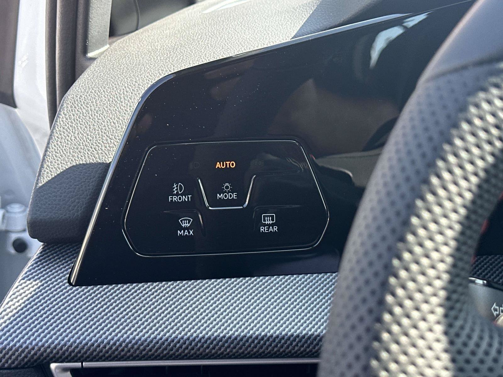 New 2026 Volkswagen GTI SE FWD image 18