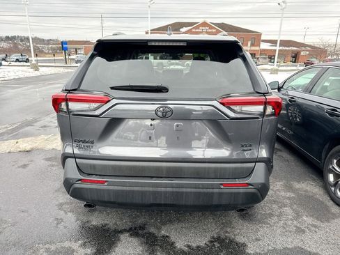 Used 2023 Toyota RAV4 XLE Premium image 7