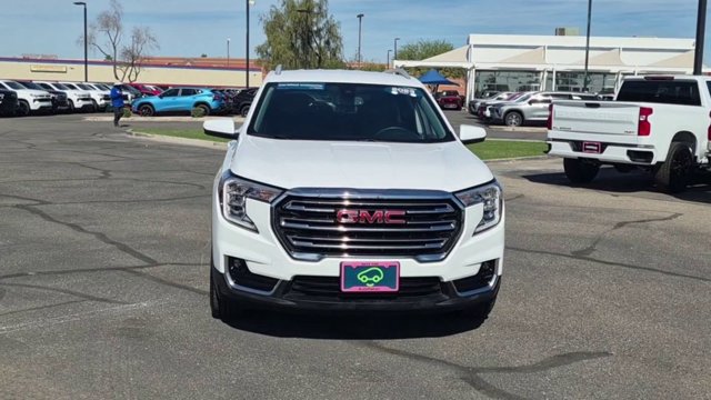 Certified 2023 GMC Terrain SLT FWD image 3