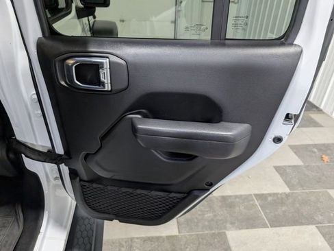 Used 2022 Jeep Wrangler Unlimited Sport image 22
