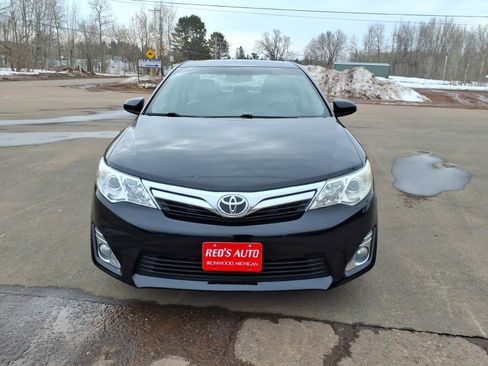 Used 2012 Toyota Camry XLE w/ Leather Pkg image 9