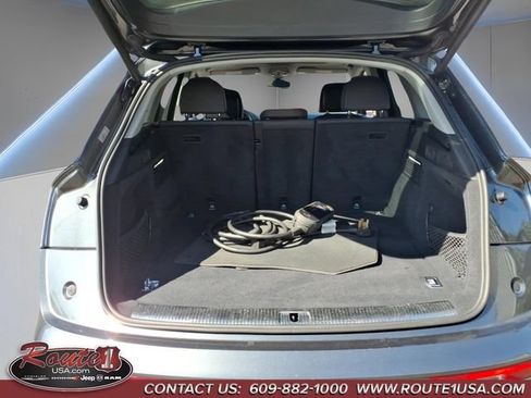 Used 2021 Audi Q5 e Premium Plus w/ Premium Plus Package AWD/4WD image 21