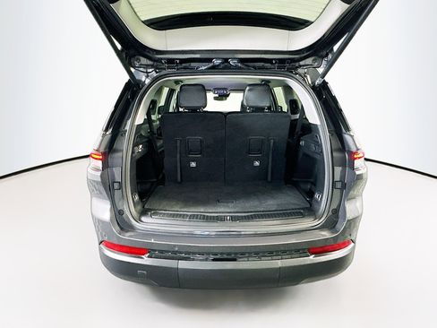 Used 2023 Jeep Grand Cherokee L Limited w/ Black Appearance Package image 31