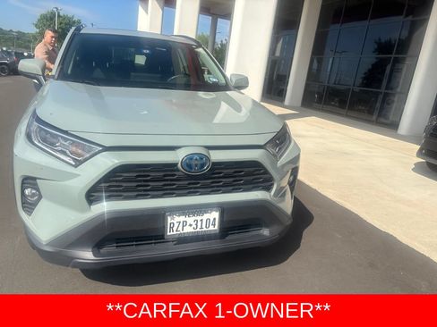 Used 2020 Toyota RAV4 XLE w/ Convenience Package AWD/4WD image 1