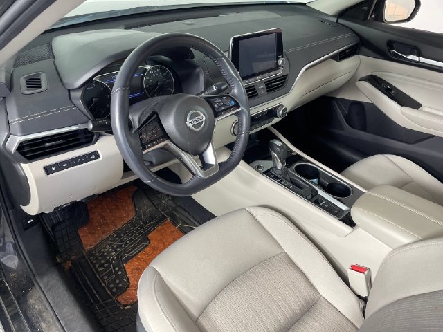 Used 2020 Nissan Altima 2.5 SV FWD image 3