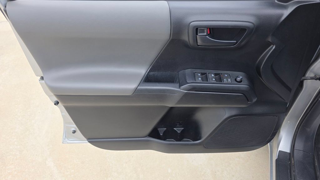 Used 2022 Toyota Tacoma SR AWD/4WD image 23