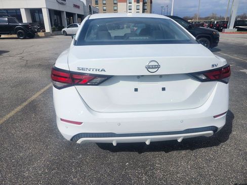 Used 2024 Nissan Sentra SV image 4