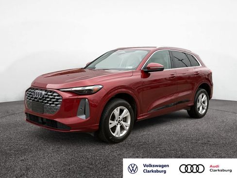 Certified 2025 Audi Q5 Premium w/ Convenience Package image 1