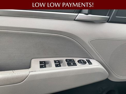 Used 2019 Hyundai Elantra SEL image 15