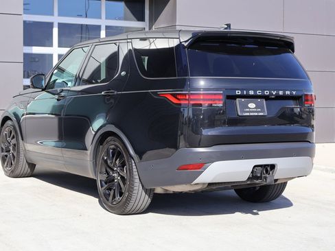 Certified 2025 Land Rover Discovery S image 10