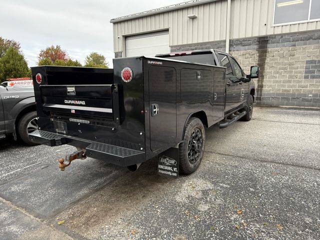 Used 2024 Chevrolet Silverado 2500 LT w/ Midnight Edition AWD/4WD image 5