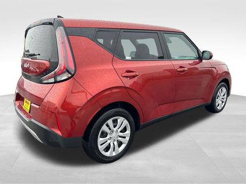 Used 2023 Kia Soul LX image 9