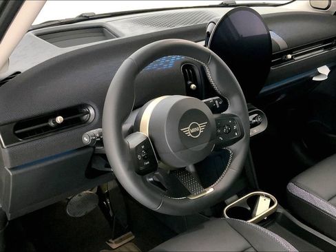 Certified 2025 MINI Cooper S image 21