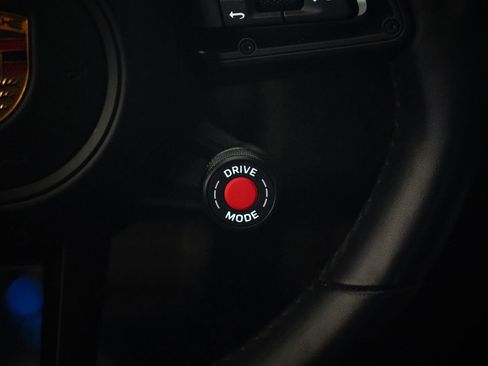 Used 2025 Porsche Cayenne Turbo GT image 18