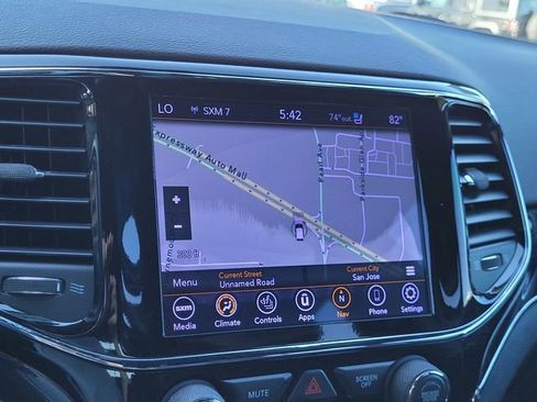 Certified 2019 Jeep Grand Cherokee Trailhawk AWD/4WD image 9