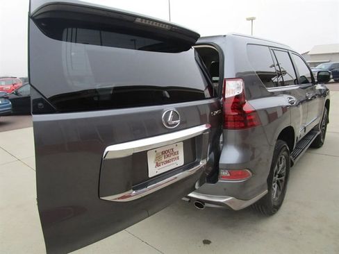 Used 2019 Lexus GX 460 Premium image 26
