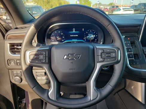 Used 2024 Chevrolet Tahoe Z71 w/ Luxury Package AWD/4WD image 19