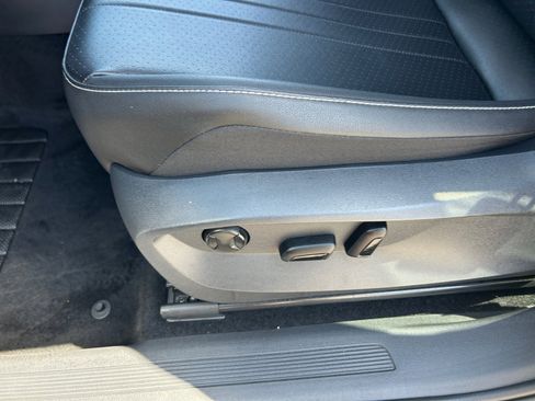 Certified 2022 Volkswagen Tiguan SE image 14