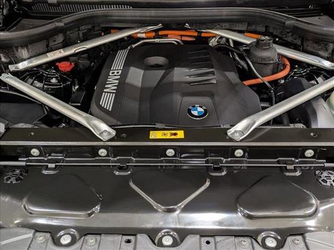 Certified 2026 BMW X5 xDrive50e w/ M Sport Package image 24