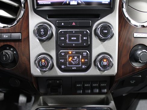 Used 2016 Ford F250 Lariat w/ Chrome Package AWD/4WD image 17
