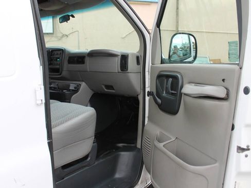 Used 1998 GMC Savana 2500 image 26