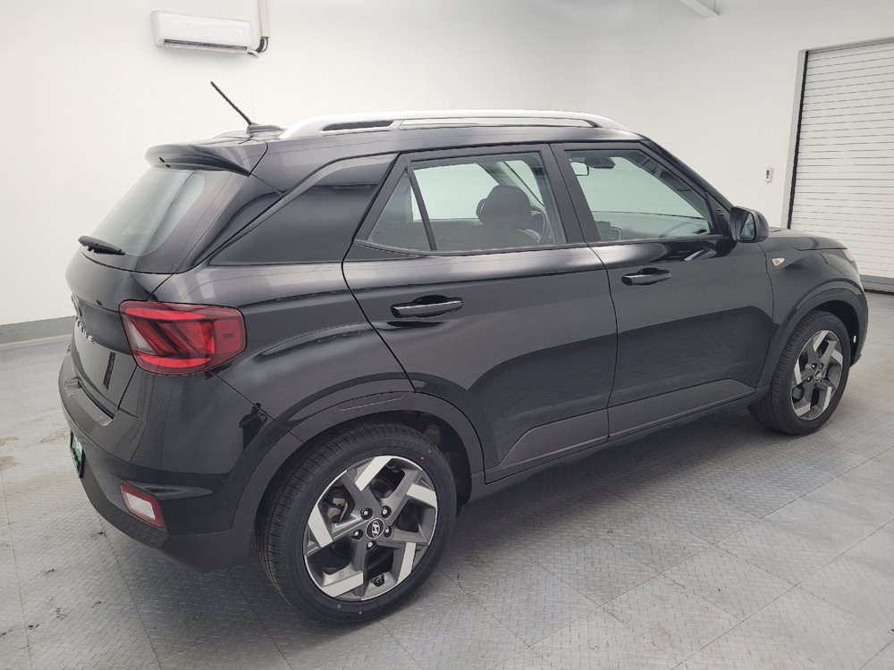 Used 2023 Hyundai Venue SEL FWD image 10