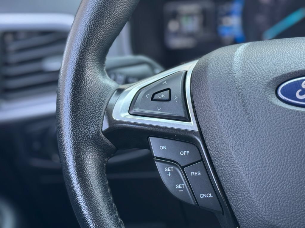 Used 2024 Ford Edge SEL AWD/4WD image 10