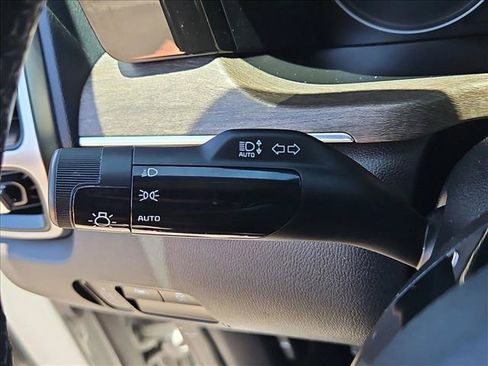 Used 2022 Kia Sorento S w/ Panoramic Sunroof Package AWD/4WD image 15