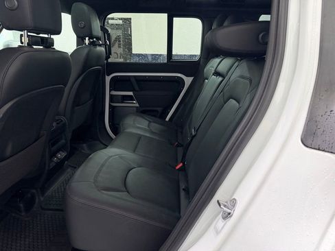 Used 2023 Land Rover Defender 110 SE AWD/4WD image 13
