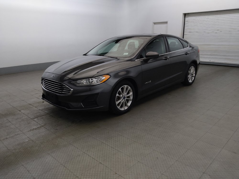 Used 2019 Ford Fusion SE FWD image 2