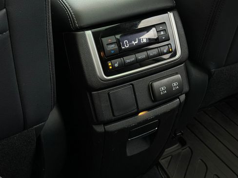 Used 2021 Subaru Ascent Limited w/ Technology Package image 41