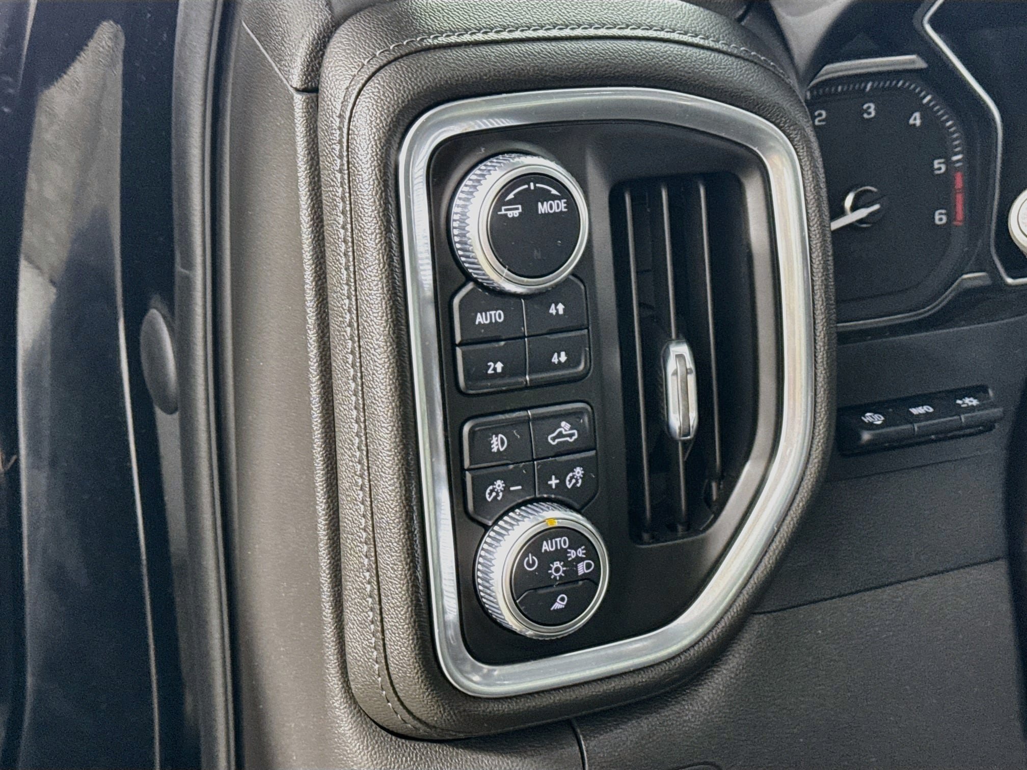 Used 2022 GMC Sierra 1500 Denali w/ Denali Reserve Package AWD/4WD image 15