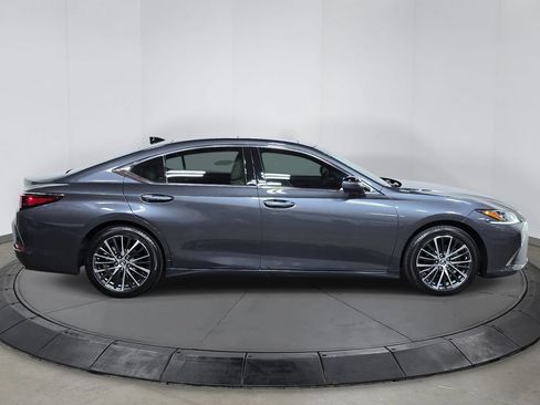 Used 2025 Lexus ES 350 w/ Premium Package FWD image 8