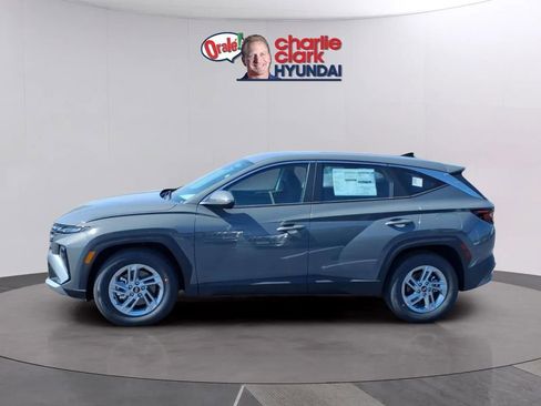 New 2026 Hyundai Tucson SE FWD image 2