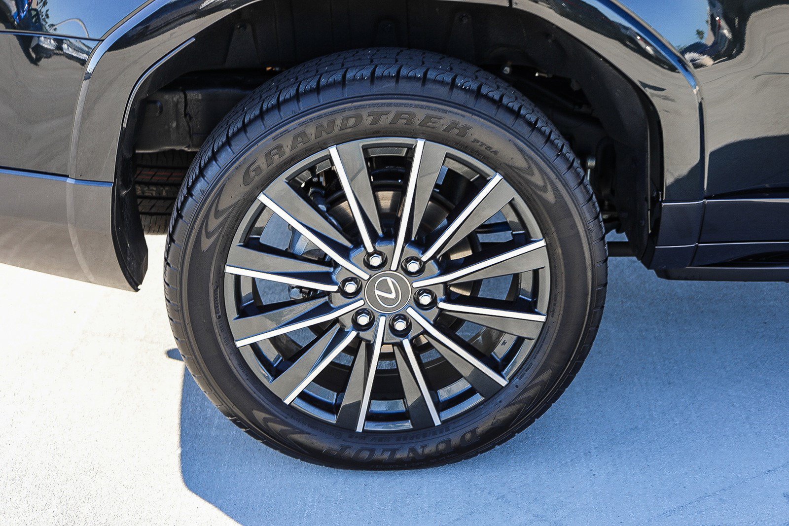 Used 2024 Lexus GX 550 w/ Cold Area Package AWD/4WD image 11