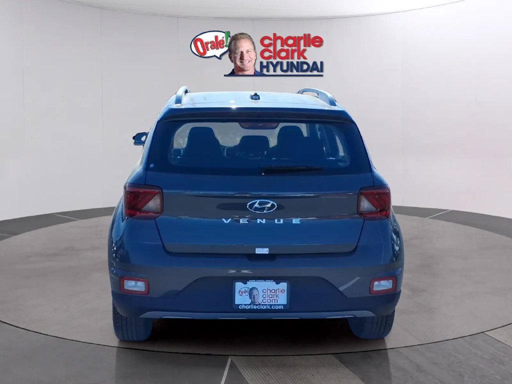 New 2026 Hyundai Venue SEL FWD image 4