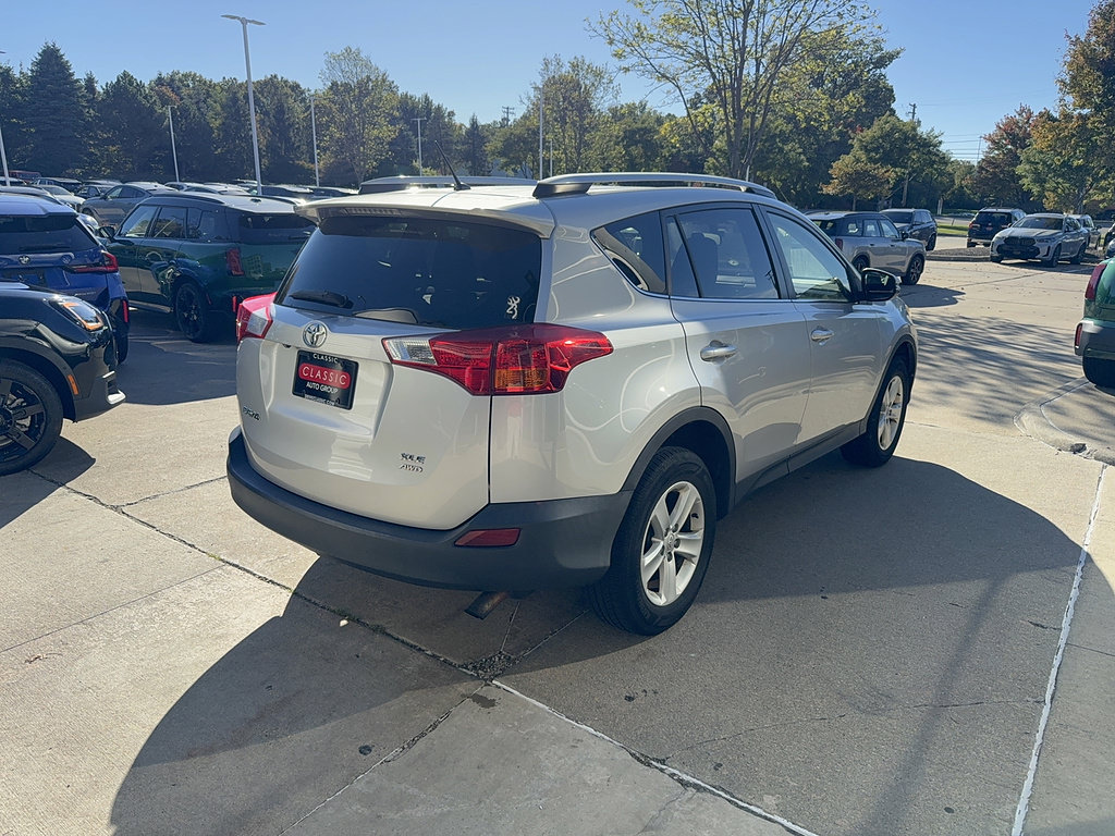 Used 2013 Toyota RAV4 XLE AWD/4WD image 4