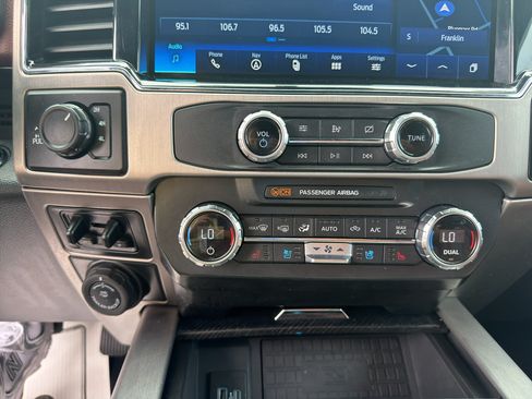 Used 2022 Ford F250 Platinum AWD/4WD image 34