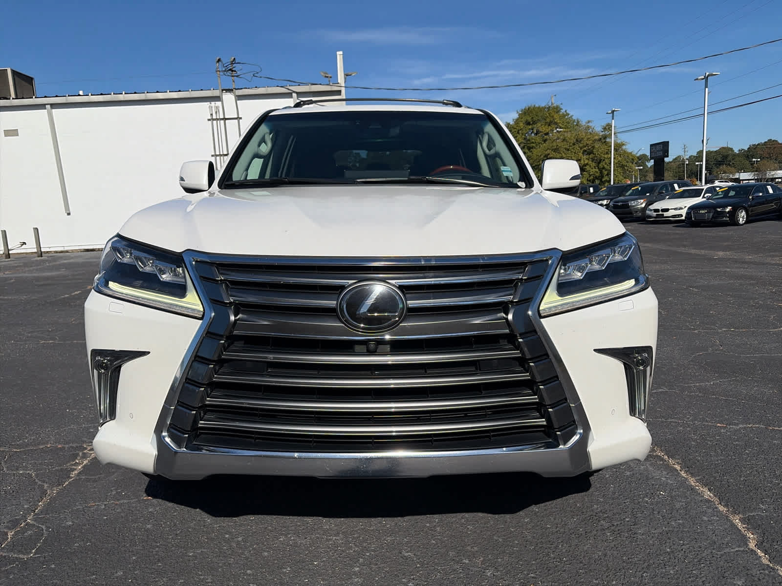 Used 2021 Lexus LX 570 4WD w/ Luxury Package image 2