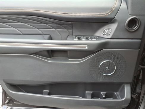 Used 2024 Ford Expedition Max Platinum image 17