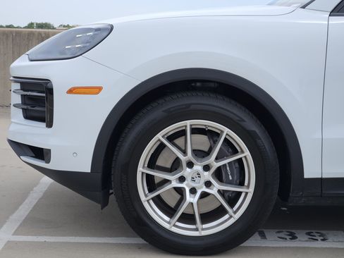 Certified 2026 Porsche Cayenne AWD/4WD image 13