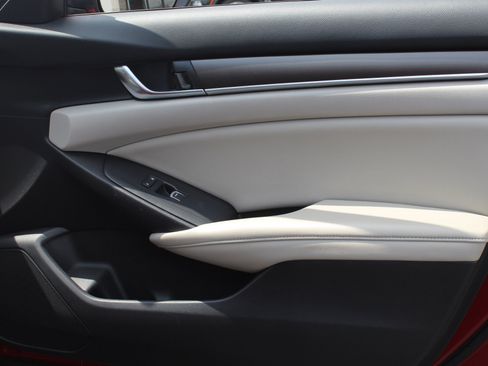 Used 2019 Honda Accord LX image 28