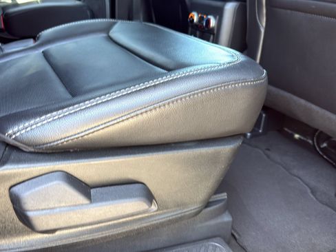 Certified 2024 Ford Explorer Limited RWD image 23