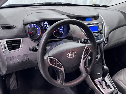 Used 2013 Hyundai Elantra GLS w/ Preferred Pkg FWD image 9
