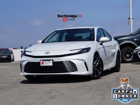 Used 2025 Toyota Camry XLE FWD image 4