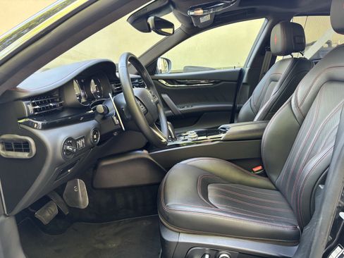 Used 2022 Maserati Quattroporte Modena Q4 image 11